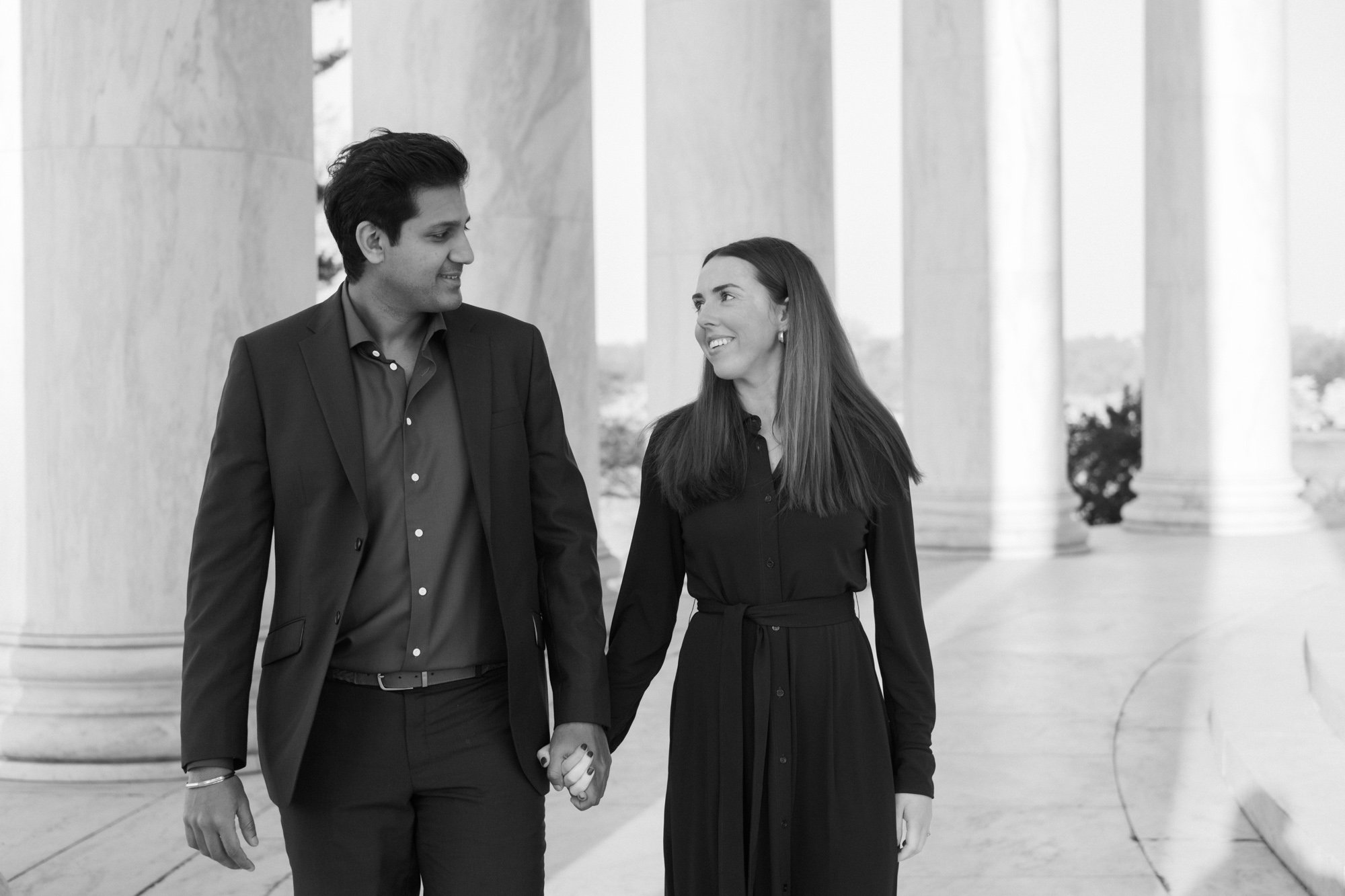 jefferson memorial engagement photos-1.jpg